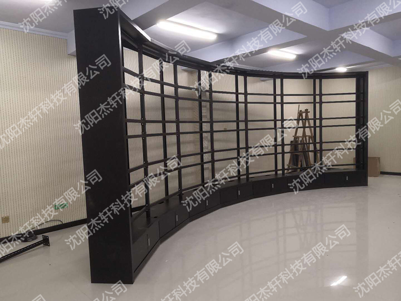 ���ִ���ĳ���������Ҵ���Ļ 